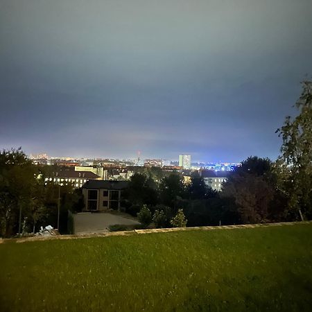 Панорамні Апартаменти Uzhhorod Exterior foto
